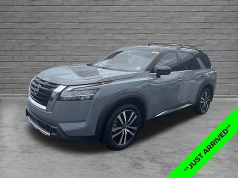 Certified 2024 Nissan Pathfinder Platinum w/ Cargo Package FWD image 1