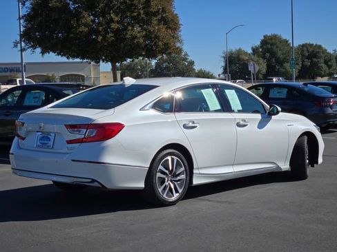 Used 2018 Honda Accord Touring image 4