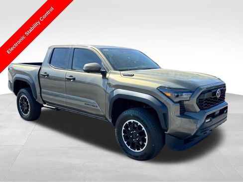 Used 2025 Toyota Tacoma TRD Off-Road w/ TRD Off Road Premium Package image 8