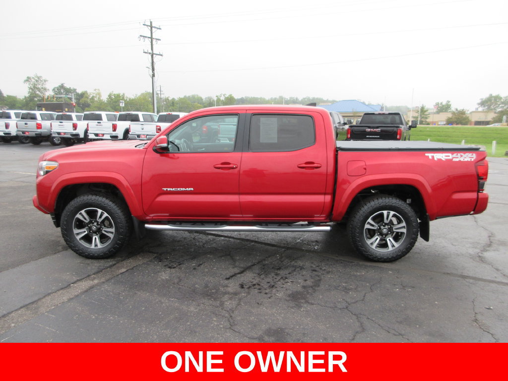 Used 2018 Toyota Tacoma TRD Sport AWD/4WD image 12