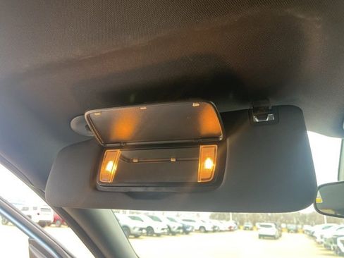 Used 2025 Buick Envista Preferred w/ Convenience II Package image 32