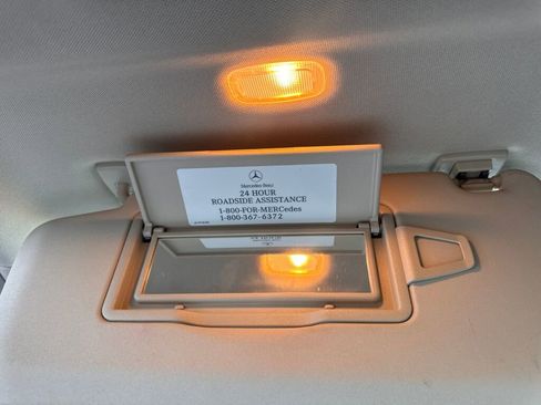Used 2012 Mercedes-Benz GLK 350 2WD image 36