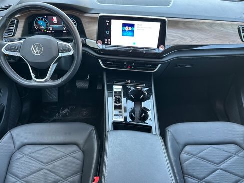 Certified 2024 Volkswagen Atlas SE image 13