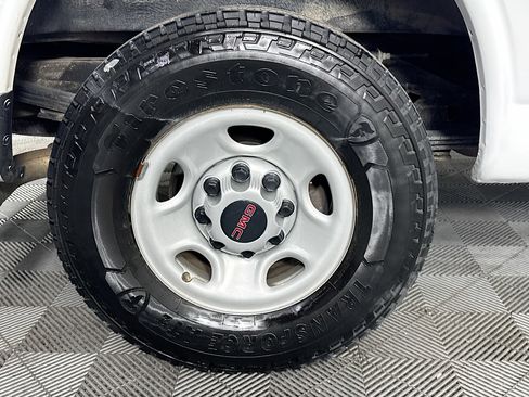 Used 2020 GMC Savana 2500 image 26