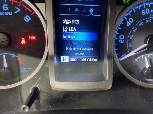 Used 2022 Toyota Tacoma SR5 RWD image 19