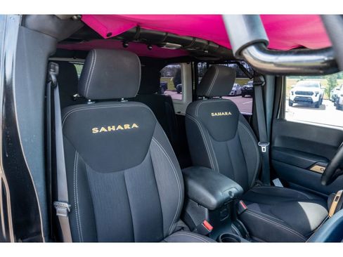 Used 2014 Jeep Wrangler Unlimited Sahara w/ Max Tow Package image 17