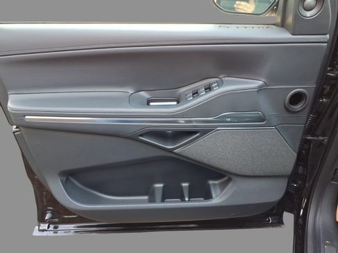 New 2025 Lincoln Navigator Reserve w/ Jet Appearance Package AWD/4WD image 8