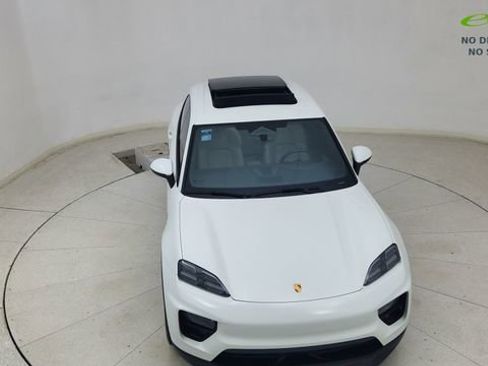 Used 2025 Porsche Macan Electric RWD image 80