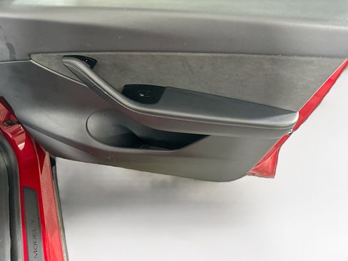 Used 2020 Tesla Model Y Long Range AWD/4WD image 31
