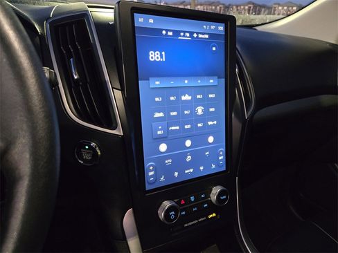 Used 2023 Ford Edge SEL w/ Convenience Package image 17