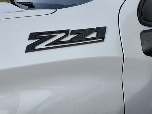 Used 2023 Chevrolet Silverado 1500 LT Trail Boss w/ LT Trail Boss Premium Package image 5