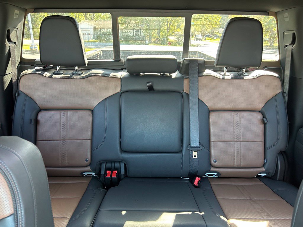 Used 2025 Chevrolet Silverado 3500 High Country w/ Technology Package AWD/4WD image 27