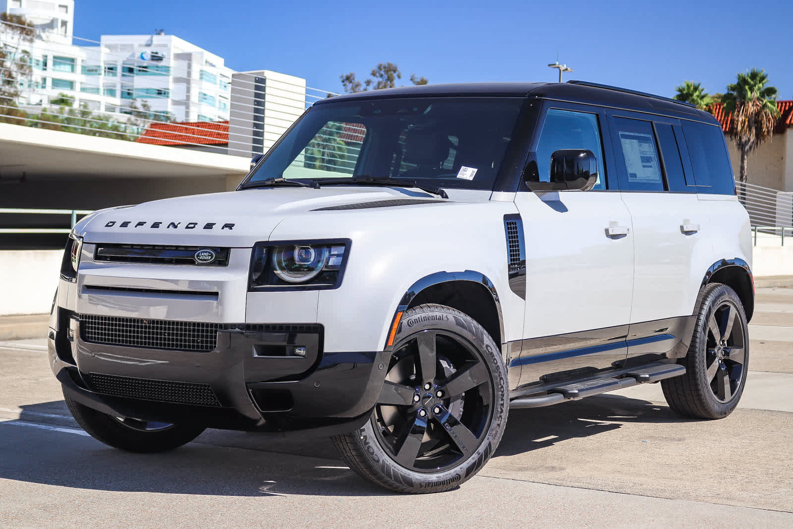 New 2026 Land Rover Defender 110 X-Dynamic SE AWD/4WD image 1