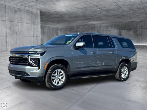 Certified 2026 Chevrolet Suburban LT w/ Comfort Package image 2