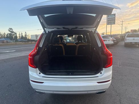 Used 2018 Volvo XC90 T6 Momentum w/ Convenience Package image 6