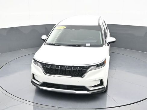 Used 2024 Kia Carnival EX image 68