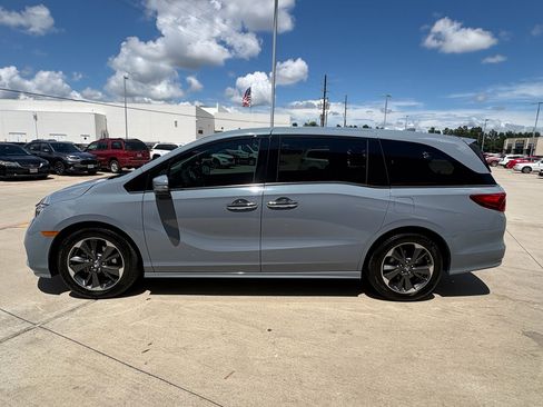Used 2023 Honda Odyssey Elite image 5