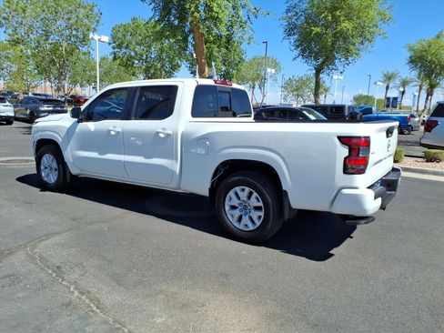 Used 2022 Nissan Frontier SV w/ Technology Package image 6