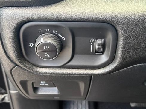 New 2026 RAM 1500 Express AWD/4WD image 24