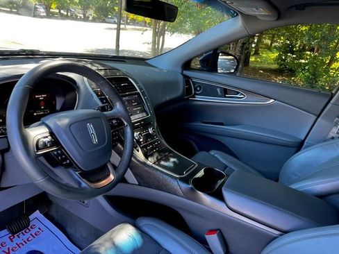 Used 2019 Lincoln Nautilus Reserve image 17