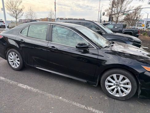 Used 2019 Toyota Camry LE image 1
