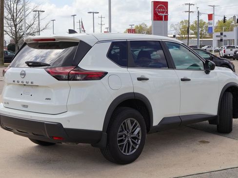 Certified 2025 Nissan Rogue S image 20