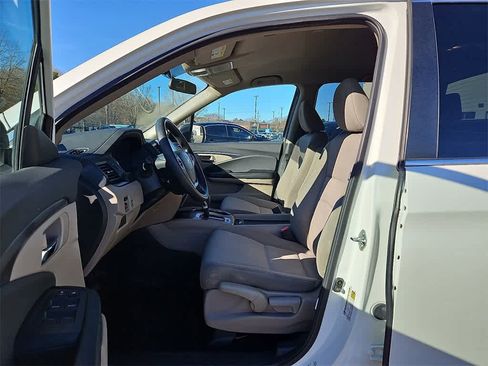 Used 2017 Honda Ridgeline RTS image 10