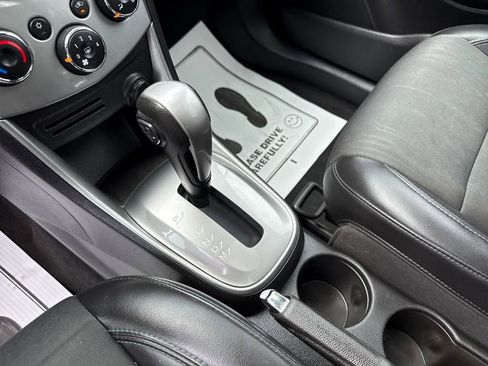 Used 2015 Chevrolet Trax LT w/ LT Sun and Sound Package image 29