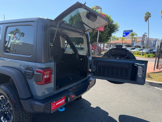 Used 2024 Jeep Wrangler Unlimited Rubicon 4xe AWD/4WD image 9