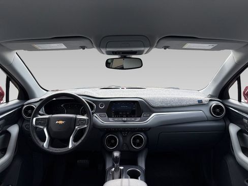 Used 2019 Chevrolet Blazer LT image 3