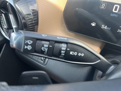 Used 2025 Chevrolet Equinox ACTIV w/ Safety and Technology Package AWD/4WD image 20