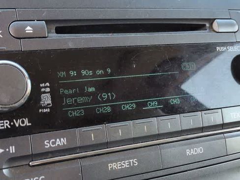 Used 2014 Toyota Sienna XLE FWD image 30