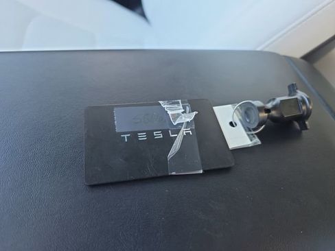 Used 2022 Tesla Model Y Performance image 31