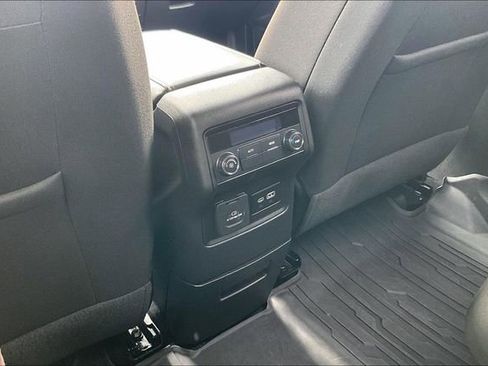 Used 2023 GMC Acadia SLE w/ Driver Convenience Package image 33