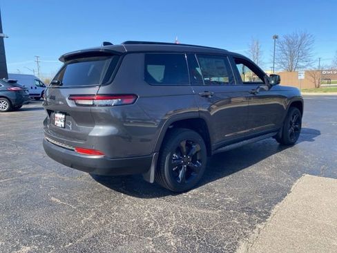 New 2025 Jeep Grand Cherokee L Laredo image 6