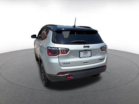 Used 2025 Jeep Compass Trailhawk AWD/4WD image 12