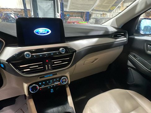Used 2021 Ford Escape SEL AWD/4WD image 13
