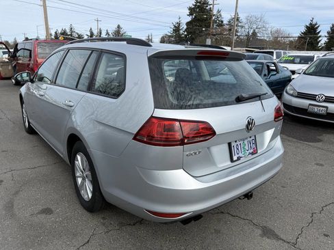 Used 2016 Volkswagen Golf S image 6