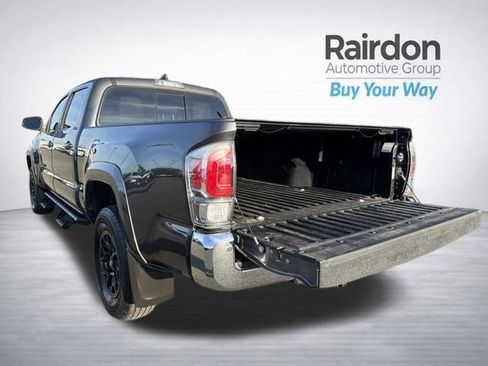 Used 2021 Toyota Tacoma SR5 AWD/4WD image 13