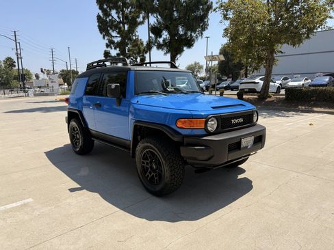 Used 2007 Toyota FJ Cruiser 4WD image 2