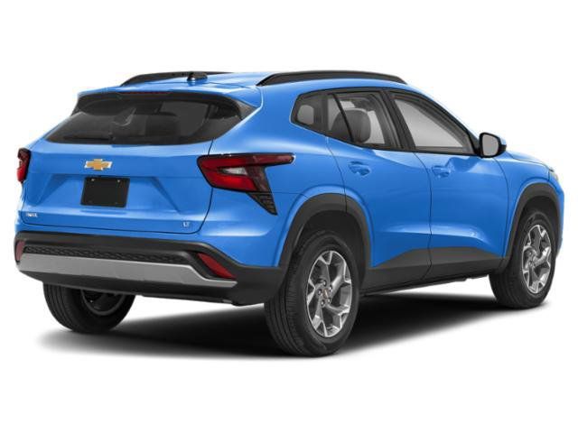 Used 2024 Chevrolet Trax RS w/ Driver Confidence Package FWD image 2