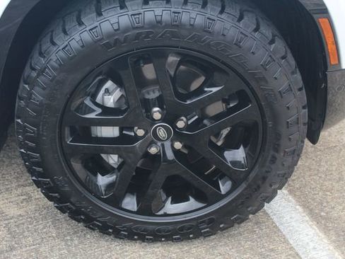 Used 2024 Land Rover Defender 130 Outbound image 9