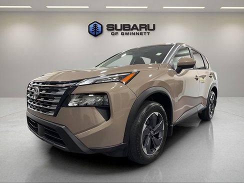 Used 2024 Nissan Rogue SV image 1