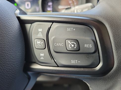 Used 2025 Jeep Wrangler Unlimited Rubicon 4xe w/ Convenience Group AWD/4WD image 18