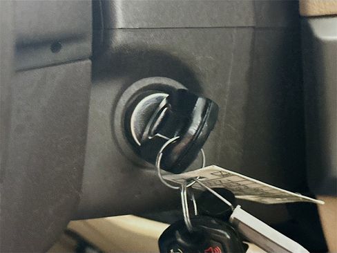 Used 2013 Ford F150 Lariat w/ Luxury Equipment Group image 27