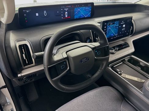 Used 2025 Ford Expedition Active AWD/4WD image 22