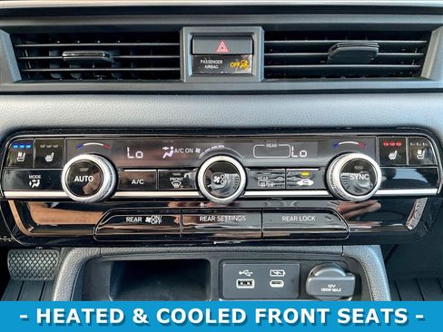 Used 2025 Honda Pilot Elite image 37