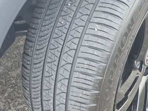 Certified 2023 Volkswagen Tiguan SE R-Line image 14