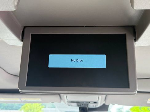 Used 2022 Honda Pilot Touring image 4