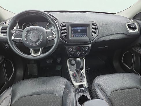 Used 2018 Jeep Compass Latitude w/ Popular Equipment Group AWD/4WD image 11